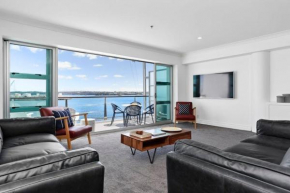 Waterfront Deluxe Apartment - Luxury at it's finest!